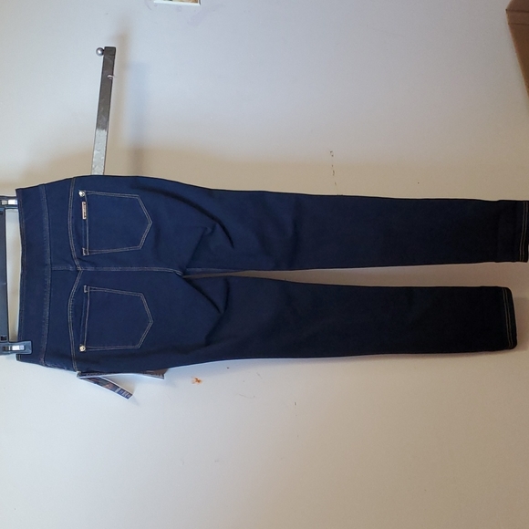Peter nygard denim slims - Picture 4 of 4